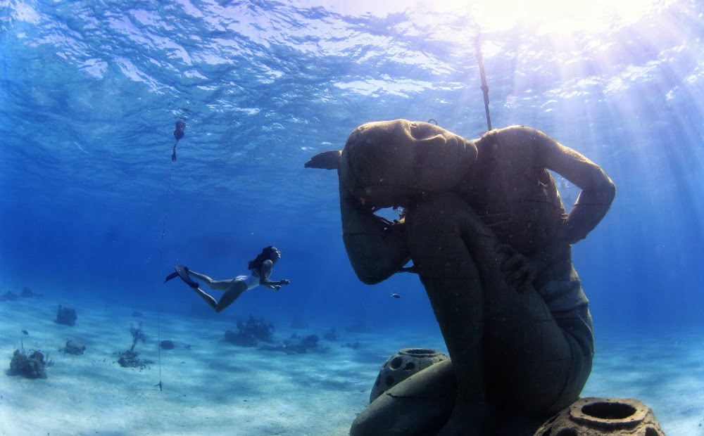 underwater sculpture