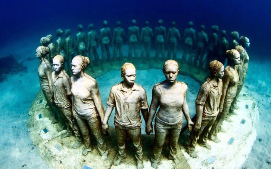 underwater sculpture