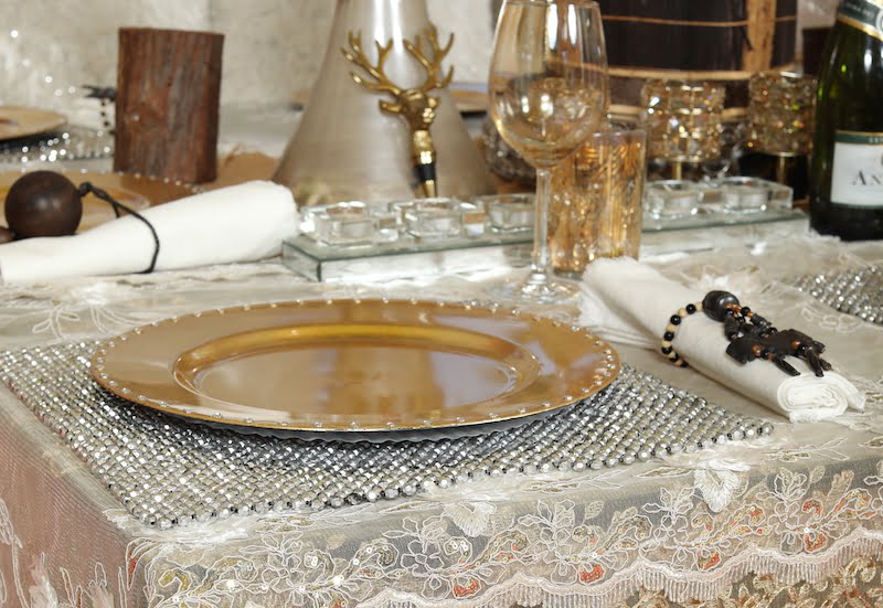Easy Ways To Upgrade Your Holiday Decor Spread This Season Easy Ways To Upgrade Your Holiday Decor Spread This Season